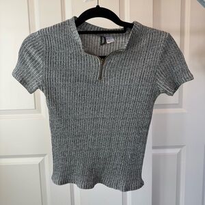 H&M Gray Ribbed Short Sleeve Top with Zipper